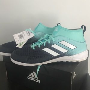 Adidas Soccer Shoes (BNWT) size 9.5 ladies